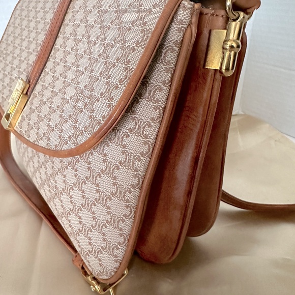 Authentic Celine MacAdam Shoulder Bag. - Picture 6 of 17